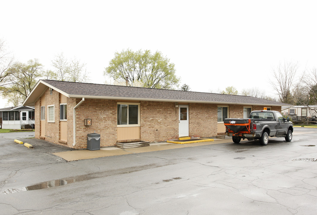 Wagon Wheel Mobile Home Park in Canton, MI - Building Photo