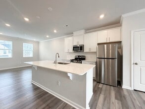 196 Aster Bloom Ln in Raleigh, NC - Foto de edificio - Building Photo