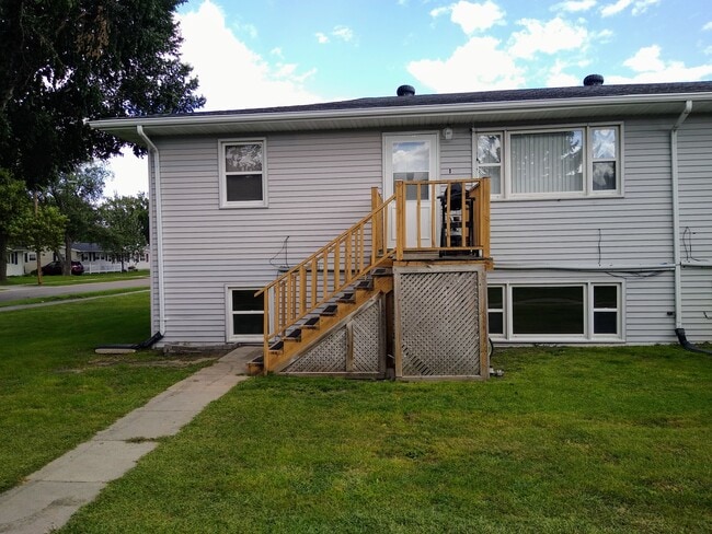 1103 Campbell Dr, Unit #6 in Grand Forks, ND - Foto de edificio - Building Photo