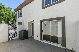 205 Luninborg St in Henderson, NV - Building Photo - Building Photo