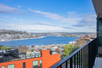 Mark Spencer Apartments in Seattle, WA - Building Photo - Building Photo