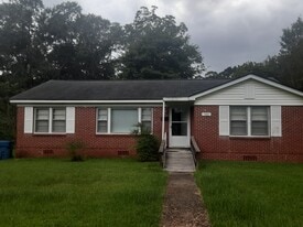 160 Fore Ave in Monroeville, AL - Building Photo