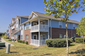 Hanover Ridge Apartments in Antioch, TN - Building Photo - Building Photo