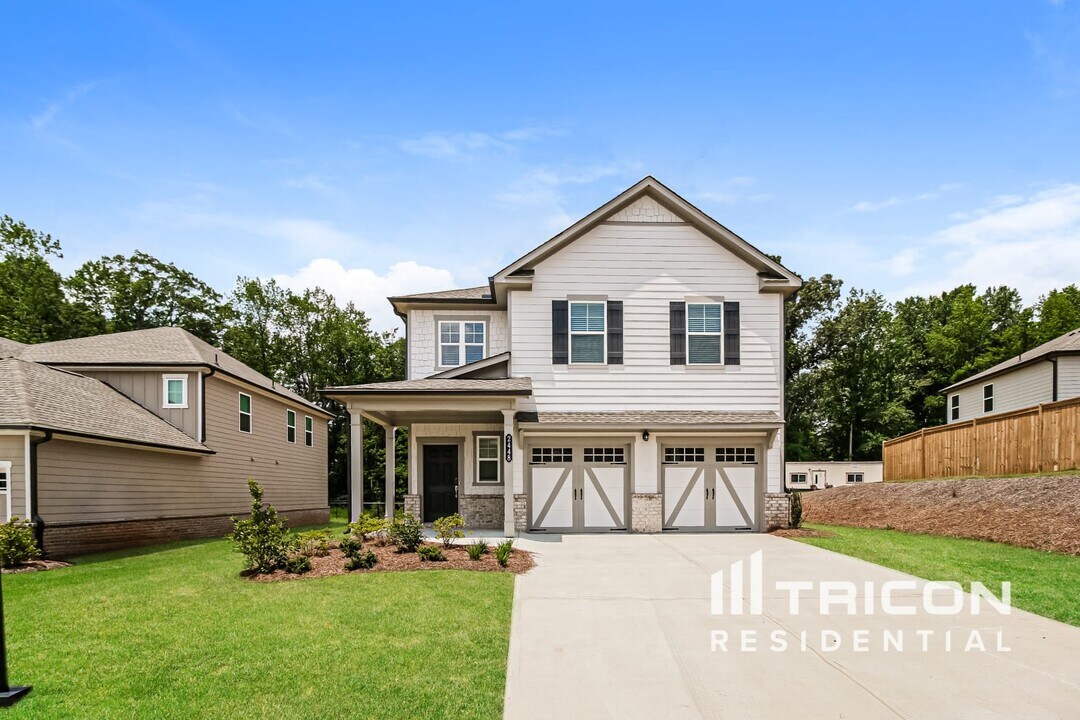 2448 Lennox Rd SE in Conyers, GA - Building Photo