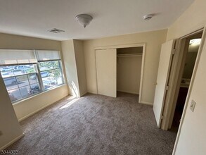 13 Hampton Rd in New Brunswick, NJ - Building Photo - Building Photo