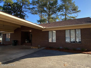 611 S Charles St in La Grange, NC - Building Photo - Building Photo