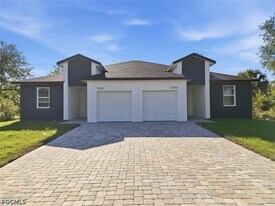 10087 Amicola St in Port Charlotte, FL - Building Photo