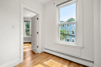 82 Webster St in Boston, MA - Building Photo - Building Photo