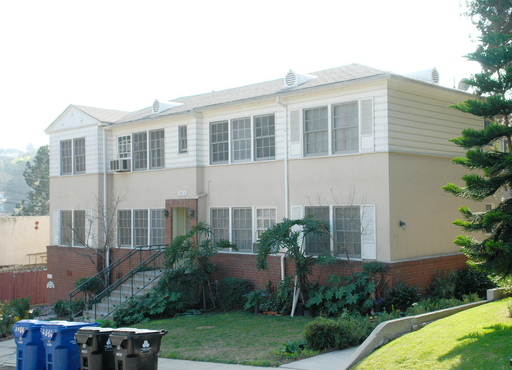 2810 Waverly Dr in Los Angeles, CA - Building Photo