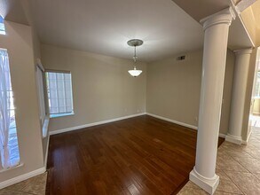 22280 Circle J Ranch Rd in Newhall, CA - Building Photo - Building Photo