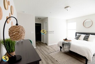 9163 Western Way, Unit 2 in Jacksonville, FL - Foto de edificio - Building Photo