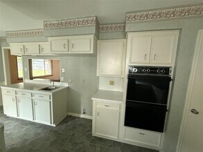 7610 Burning Hills Dr in Houston, TX - Building Photo - Building Photo