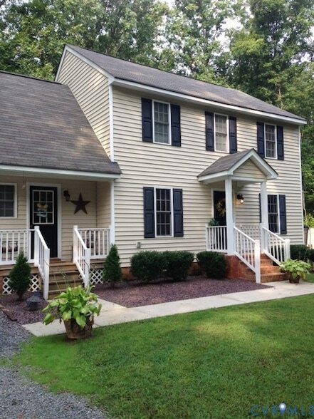 1935 E Old Mountain Rd in Mineral, VA - Building Photo