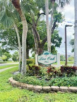 9441 Live Oak Pl in Davie, FL - Building Photo