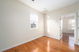 169 COLUMBUS Dr-Unit -4R in Jersey City, NJ - Building Photo - Building Photo