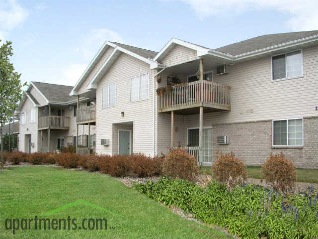 Metro Center Apartments in Schofield, WI - Building Photo