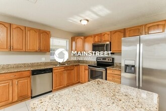 616 E Bay Cove in Winter Garden, FL - Building Photo - Building Photo