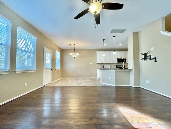 property at 19 Blue Creek Pl