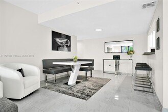 1623 Collins Ave in Miami Beach, FL - Building Photo - Building Photo
