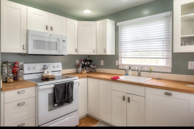 property at 301 N Montgomery Ave