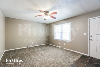 1909 SW Keystone Dr in Blue Springs, MO - Building Photo - Building Photo