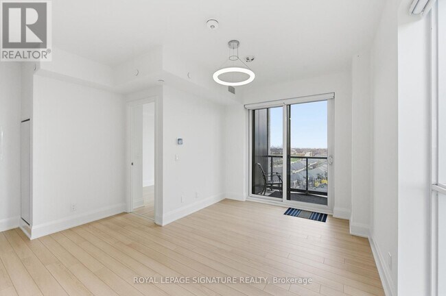 3079 Trafalgar Rd in Oakville, ON - Building Photo - Building Photo