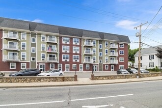 275 W Main St, Unit 21 in Marlborough, MA - Building Photo - Building Photo