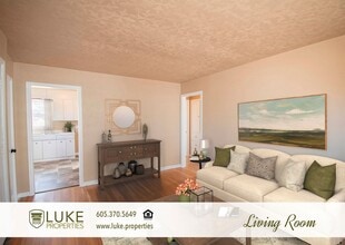 2205 E 7th St in Sioux Falls, SD - Building Photo - Building Photo