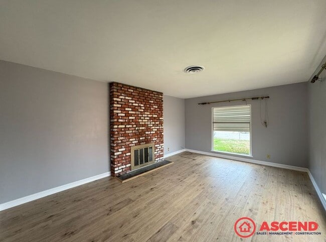 1602 Haldon St in Bakersfield, CA - Building Photo - Building Photo