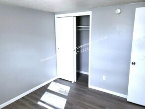 536 Center Grange Rd in Monaca, PA - Building Photo - Building Photo