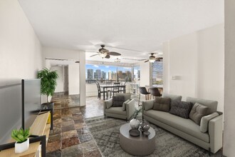 1400 Pensacola St in Honolulu, HI - Building Photo - Building Photo