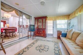 280 NW 207th St in Miami, FL - Building Photo - Building Photo