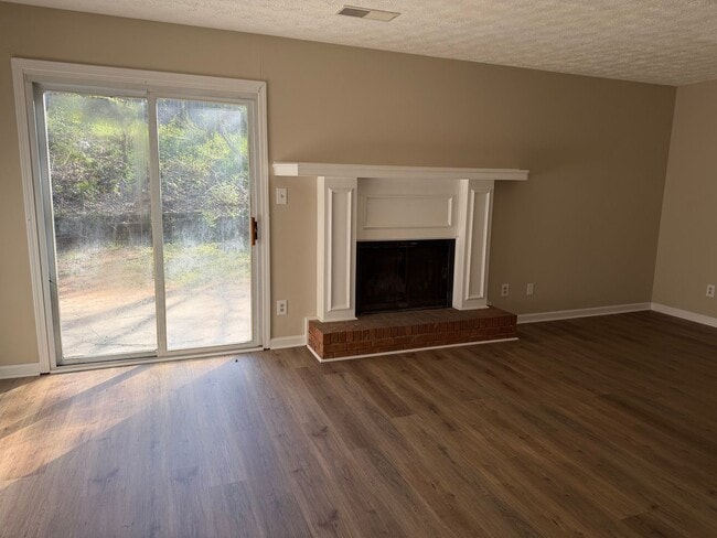 5096-5098 Farm Valley Dr NE in Woodstock, GA - Building Photo - Building Photo