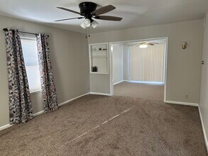 2303 14th St, Unit West Side in Emmetsburg, IA - Building Photo - Building Photo