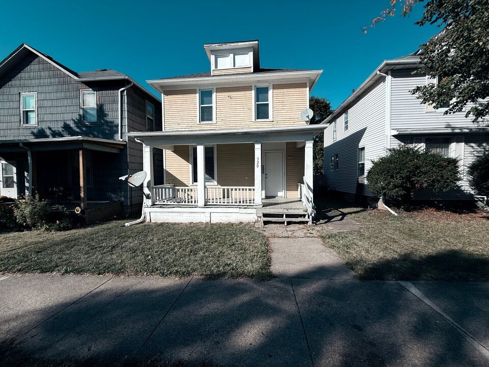 320 W Leith St in Fort Wayne, IN - Foto de edificio