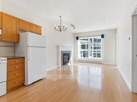 2116 27 Ave NE in Calgary, AB - Building Photo