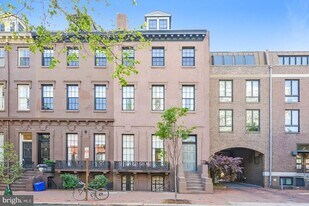 258 S 3rd St in Philadelphia, PA - Building Photo