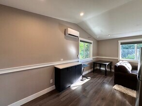 24749 SE 30th St in Sammamish, WA - Building Photo - Building Photo