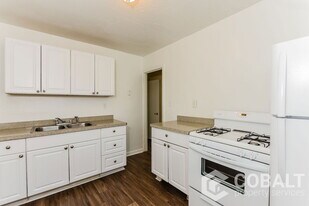 1982 Rockledge Rd NE in Atlanta, GA - Building Photo