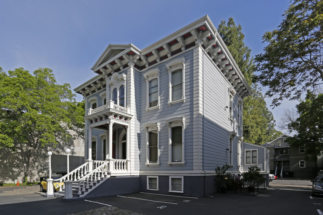 1121 H St in Sacramento, CA - Building Photo