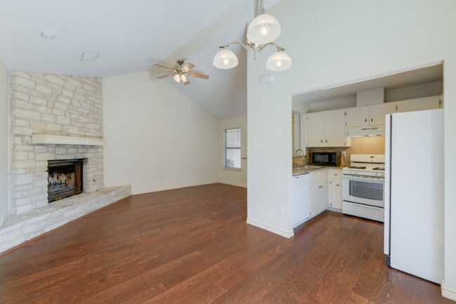 1802 Rawhide Dr-Unit -B in Round Rock, TX - Building Photo - Building Photo