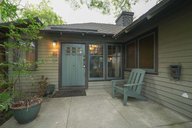 101 E Greystone Ave in Monrovia, CA - Building Photo - Building Photo