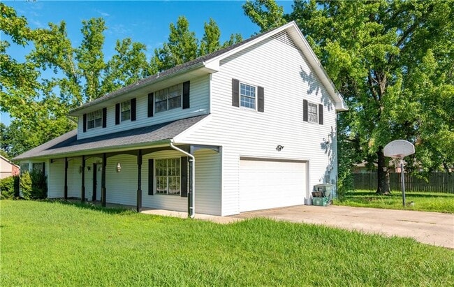 5168 E Blue Orchard St in Fayetteville, AR - Building Photo - Building Photo