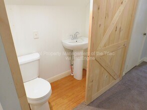 3713 N Cherry St in Winston-Salem, NC - Building Photo - Building Photo