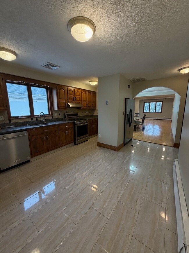 33 Lafayette St, Unit 2