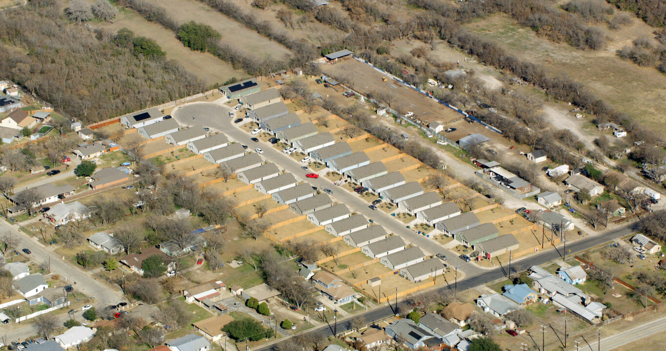 Gannes Plan at Villa Park in San Antonio, TX - Building Photo