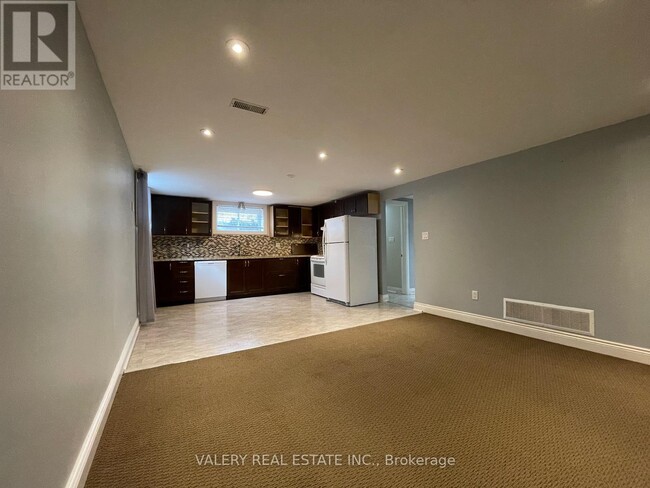 81 Parkway Crescent in Bowmanville, ON - Building Photo - Building Photo