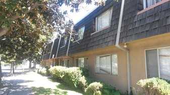 940 N San Joaquin St Apartamentos