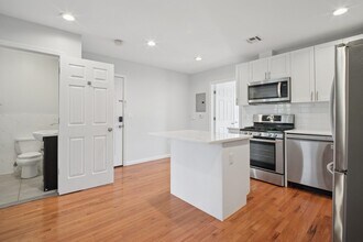 240.5 South St in Jersey City, NJ - Building Photo - Building Photo