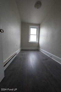 335 N Redfield St photo'